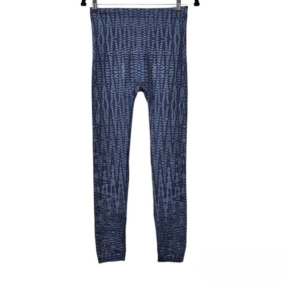 Spanx Look at Me Now Seamless Indigo Geo Leggings - Picture 4 of 8